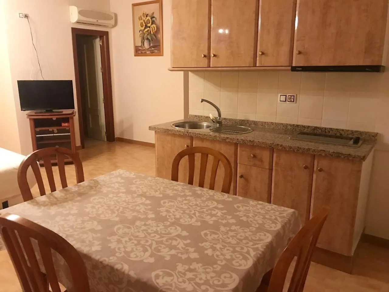 Apartahotel La Torre Antequera 2*,